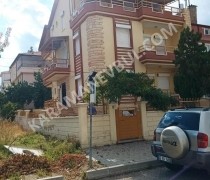 Cumhuriyet Mahallesinde Daire Fiyatına 5+1 Triplex Villa